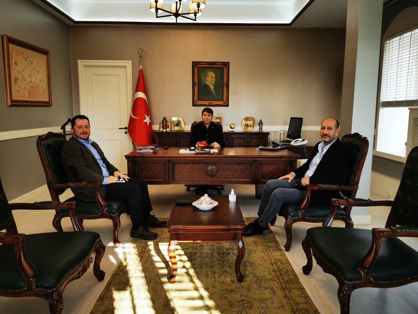 İzmir Deprem zedeler adına başlattığımız kampanya için Beşiktaş kaymakamı Sayın Önder BAKAN’ı ziyaret ettik