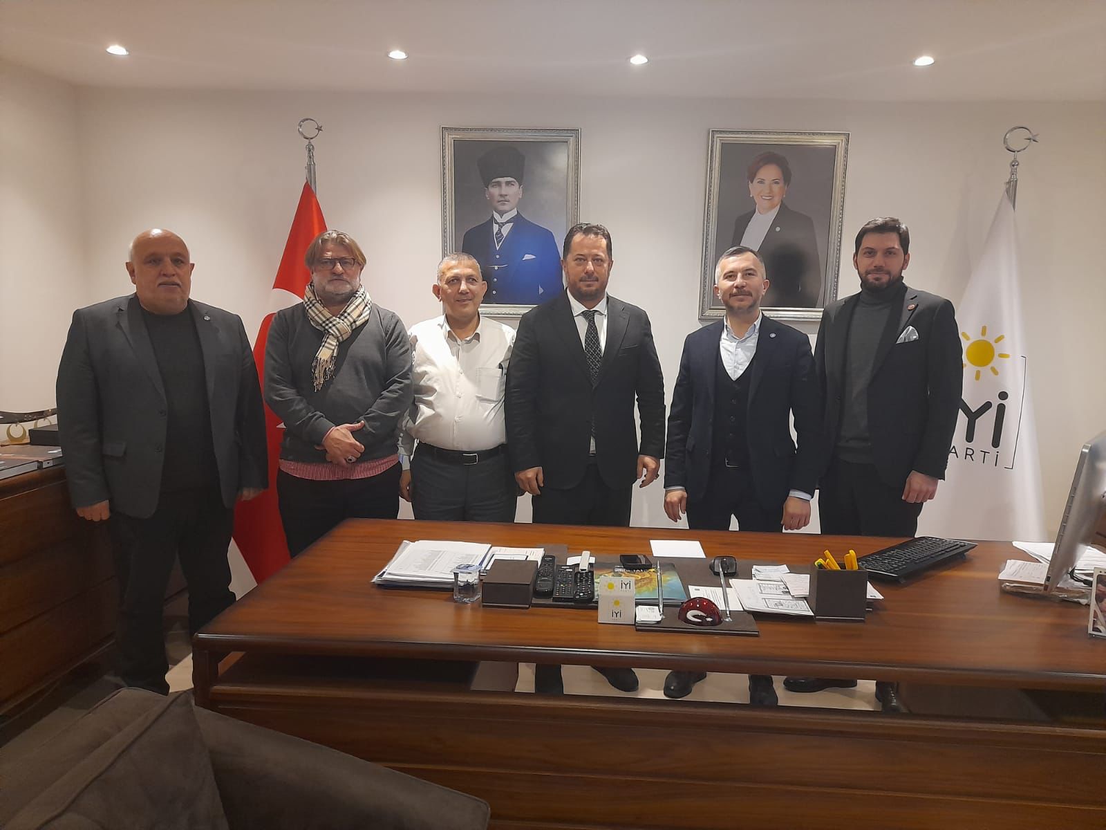 Beşiktaş İYİ Parti İlçe Başkanlığını Dernek Yönetimimizden Sayın Selim BİLGİN,Sayın Mustafa AKGÜN,Sayın Turan KEÇELİ ile ziyaret ettik.
