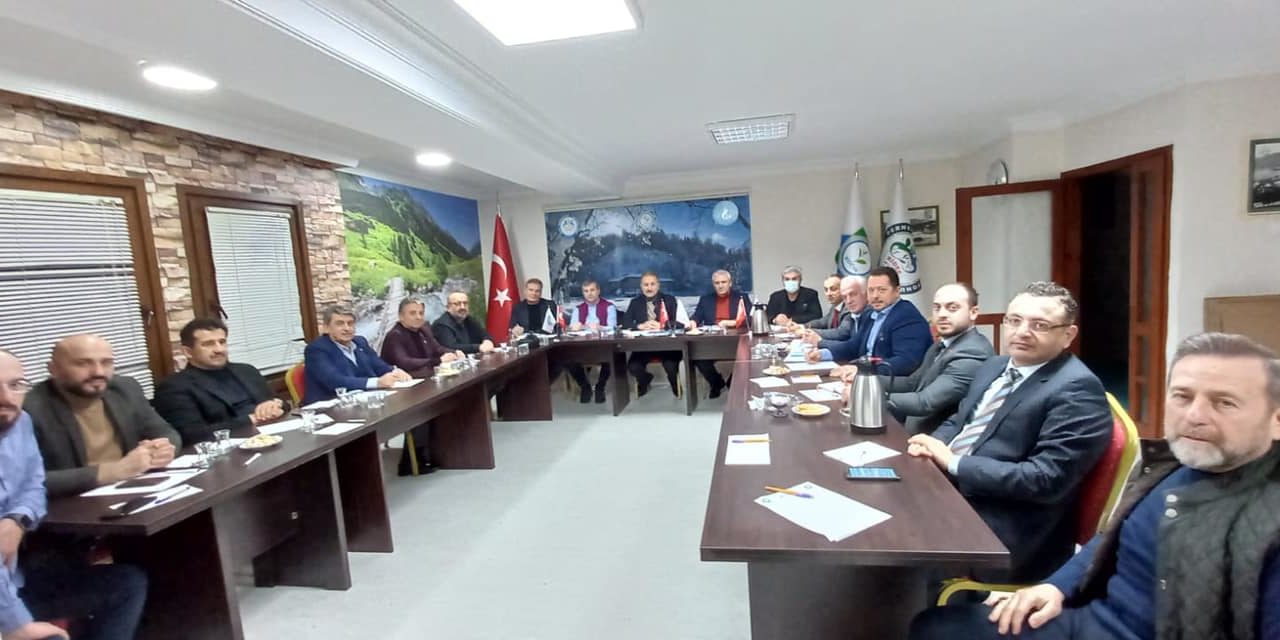 Üyesi olduğumuz RİDEVA (Rize Dernekler ve Vakiflar Birliği) yönetim kurulu olarak Aylık olağan toplantımızı gerçekleştirdik.