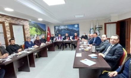 Üyesi olduğumuz RİDEVA (Rize Dernekler ve Vakiflar Birliği) yönetim kurulu olarak Aylık olağan toplantımızı gerçekleştirdik.