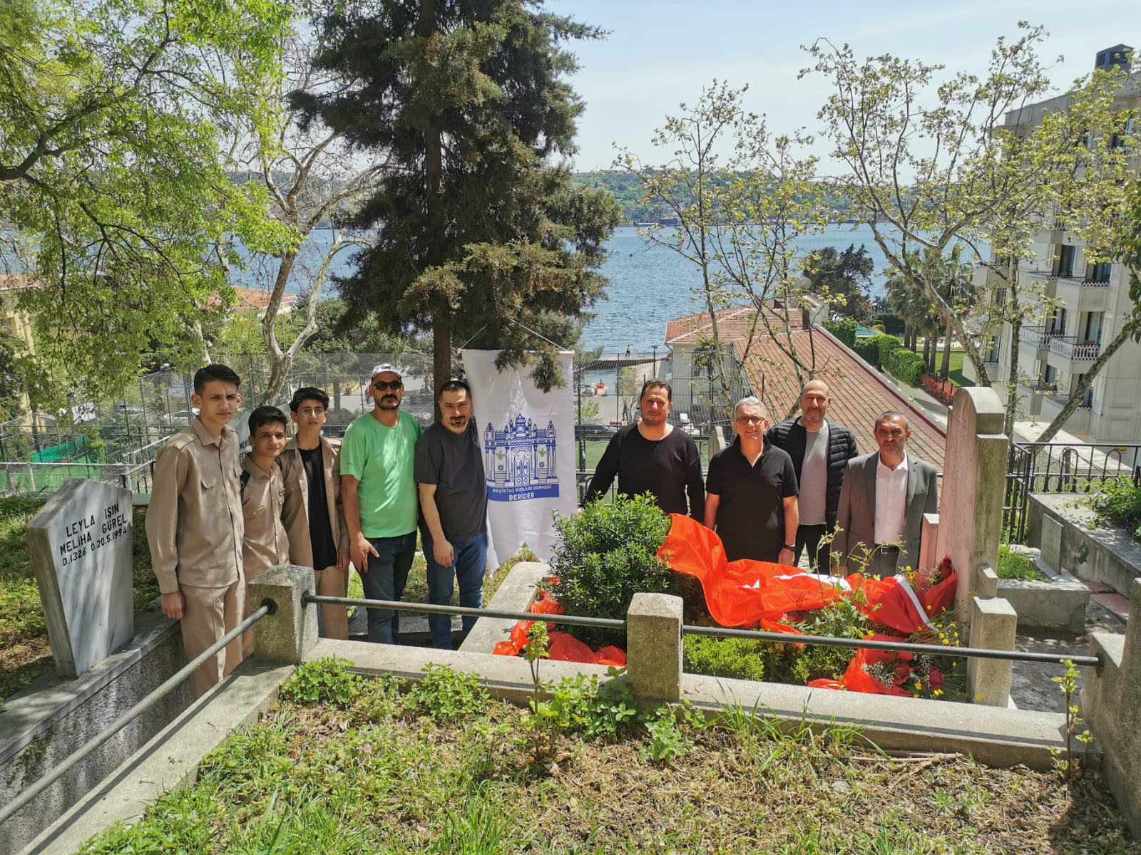 Kût’ül-Amâre Zaferi’nin 106. yılında Kût’ül-Amâre Kahramanı Halit Kut Paşa’nın kabrini ziyaret ederek anma töreni gerçekleştirdik.
