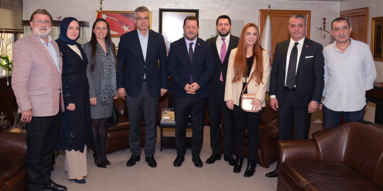İstanbul İl Sağlık Müdürü Sayın Prof. Dr. Kemal Memişoğlu’nu ziyaret ettik.