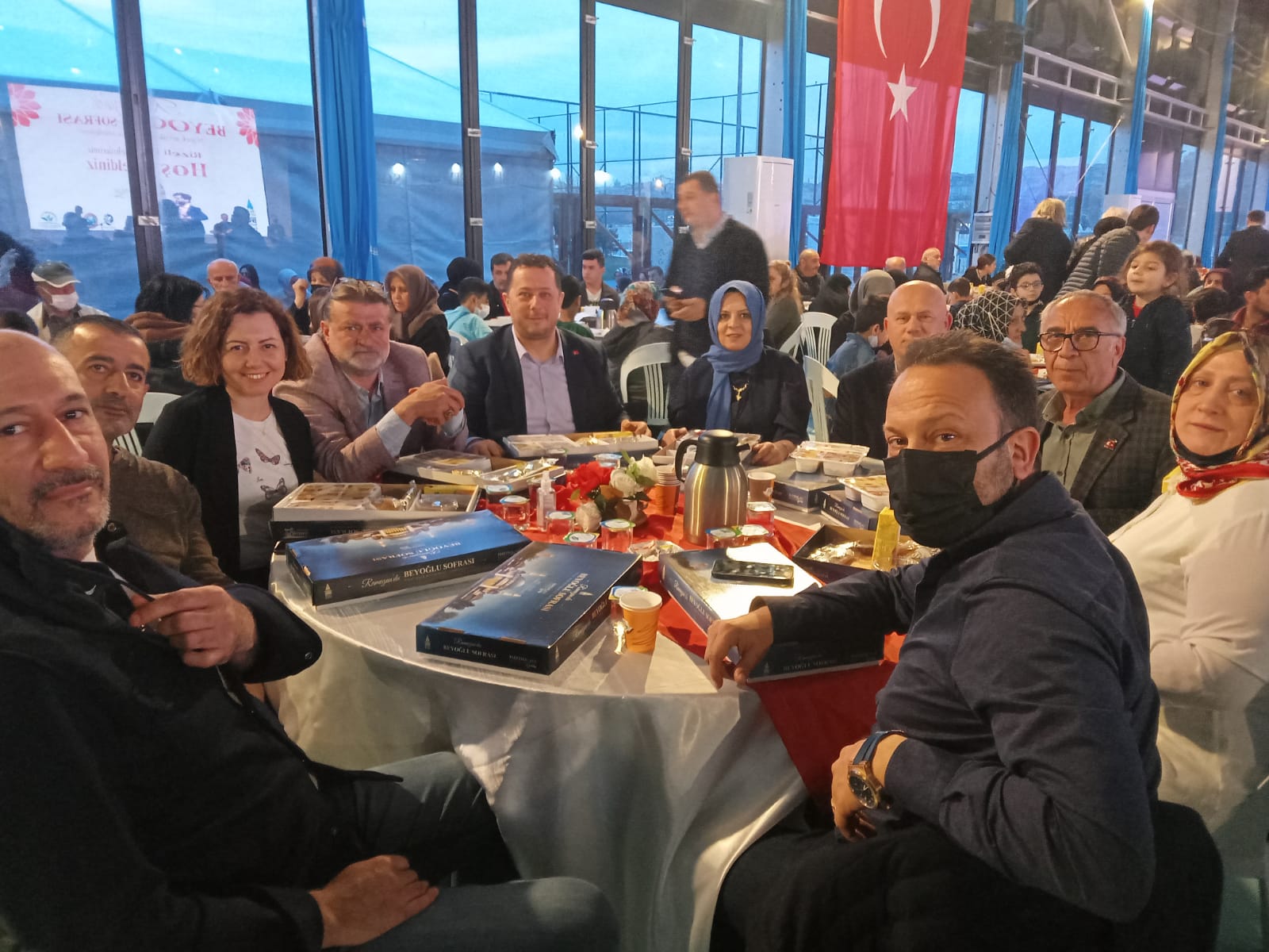 Beşiktaş Rizeliler Derneği Yönetim Kurulu olarak Beyoğlu Belediyesi’nin ev sahipliğinde Beyoğlu Rizeliler Derneği ve Ardeşenliler Kültür ve Dayanışma Derneği tarafından düzenlenen iftar yemeğine katıldık.