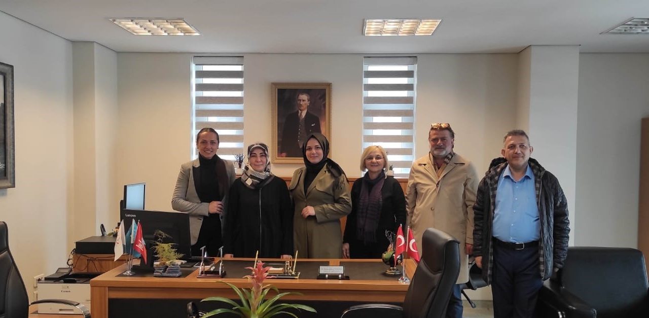 Beşiktaş Rizeliler Derneği Yönetim Kurulu olarak Beşiktaş İlçe Sağlık Müdürü Sayın Dr. Fatma Zehra Güneşer’i ziyaret ettik.