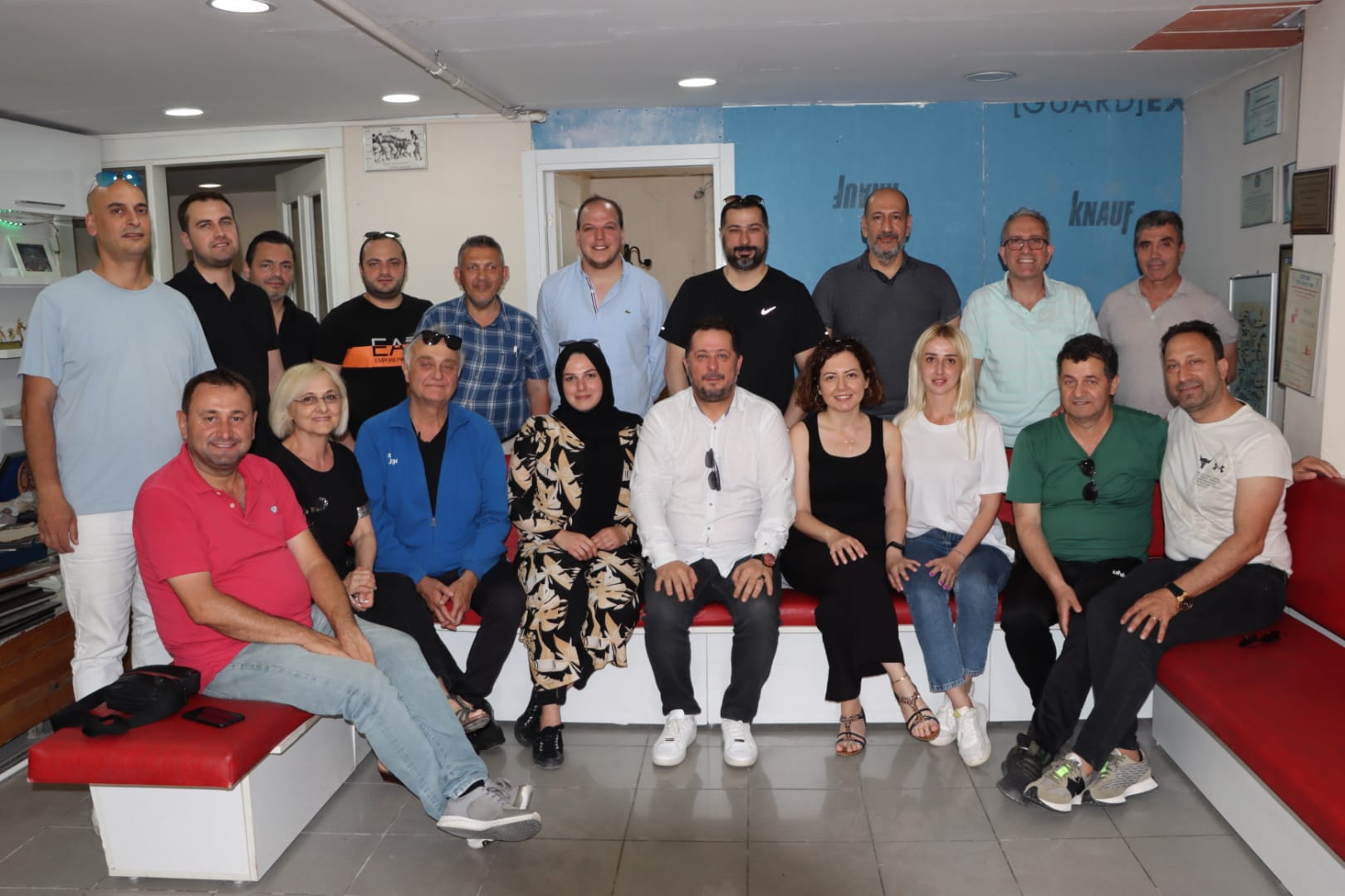 Beşiktaş Rizeliler Derneği artık yeni yerinde!